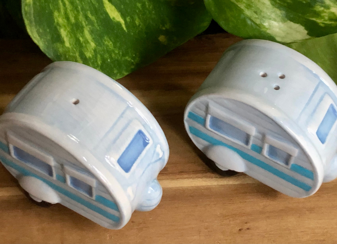 Salz & Pfefferstreuer Set - Wohnwagen Camping Keramik
