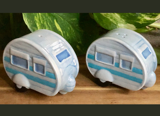 Salz & Pfefferstreuer Set - Wohnwagen Camping Keramik